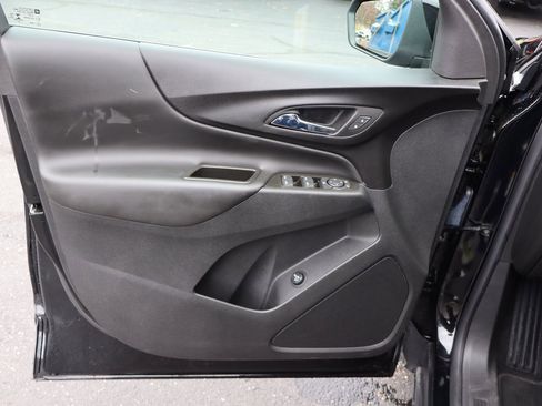 Used 2023 Chevrolet Equinox LT image 25