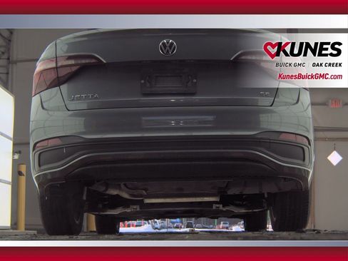 Used 2024 Volkswagen Jetta SE image 18