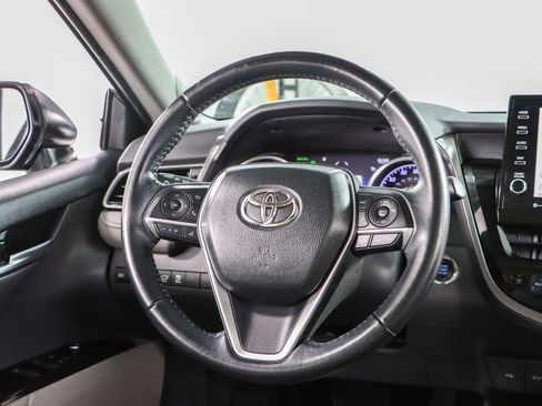 Used 2022 Toyota Camry XLE w/ Navigation Package image 12