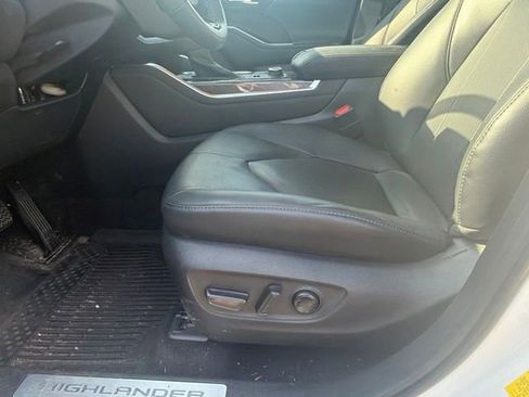 Used 2023 Toyota Highlander Limited AWD/4WD image 8