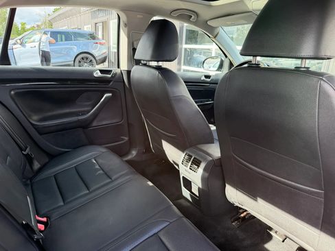 Used 2010 Volkswagen Jetta Wolfsburg Edition FWD image 21