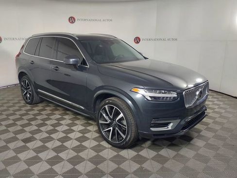 Used 2021 Volvo XC90 T8 Inscription Expression w/ Advanced Package AWD/4WD image 3
