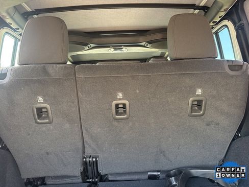 Used 2022 Jeep Wrangler Unlimited Sport image 29