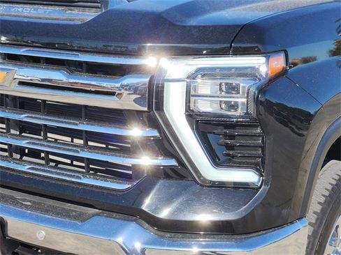 Used 2024 Chevrolet Silverado 2500 LTZ w/ LTZ Premium Package image 8