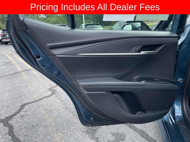 Used 2025 Toyota Camry SE FWD image 12