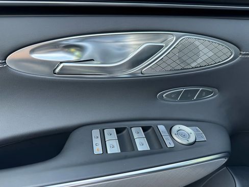 Used 2024 Genesis Electrified GV70 image 40