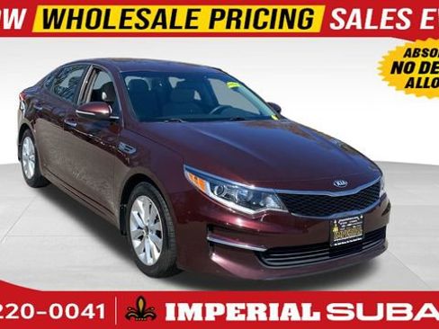 Used 2018 Kia Optima LX w/ 17" Alloy Wheels Package FWD image 1