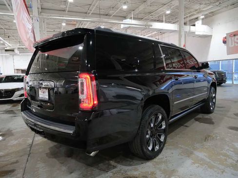 Used 2019 GMC Yukon XL Denali w/ Denali Ultimate Package AWD/4WD image 13