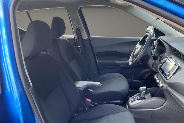 Used 2023 Nissan Kicks S FWD image 7