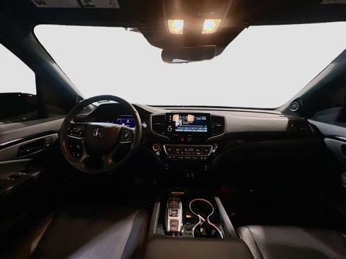 Used 2024 Honda Passport Black Edition image 17