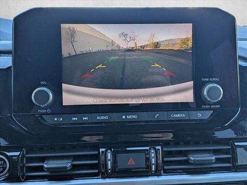 Used 2022 Nissan Pathfinder SV image 13