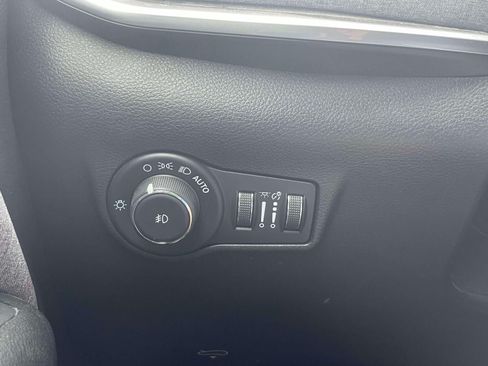 Used 2023 Jeep Compass Latitude w/ Sun and Sound Group AWD/4WD image 21