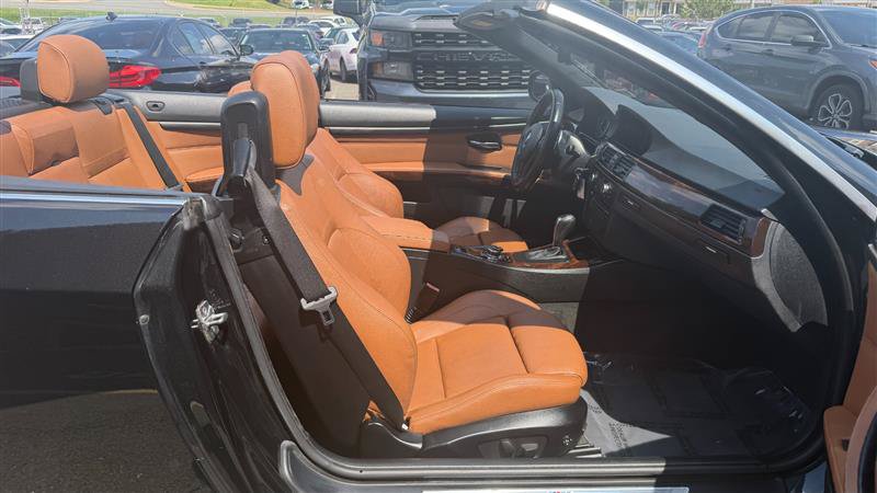 Used 2011 BMW 335i Convertible RWD image 6