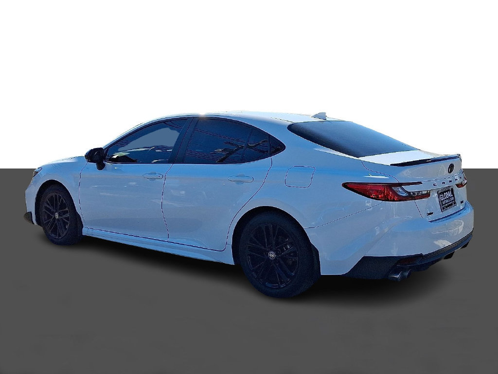 Used 2025 Toyota Camry SE FWD image 5