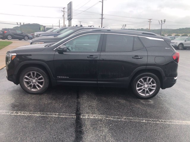 Used 2023 GMC Terrain SLT w/ Infotainment Package II AWD/4WD image 4
