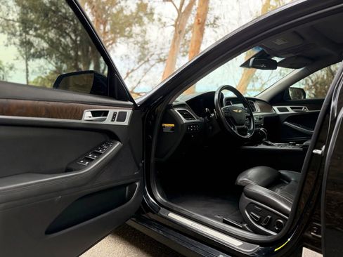 Used 2015 Hyundai Genesis 3.8 w/ Option Group 04 image 16