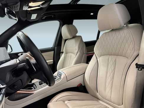 Certified 2024 BMW X7 xDrive40i w/ Executive Package image 5