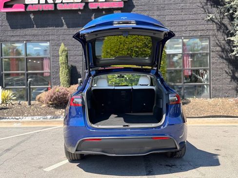 Used 2021 Tesla Model Y Long Range image 18