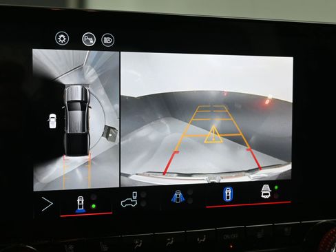 Used 2024 GMC Canyon AT4X image 13