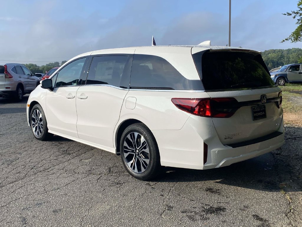 New 2026 Honda Odyssey Elite image 3