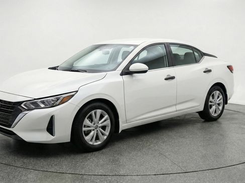 Used 2025 Nissan Sentra S FWD image 3