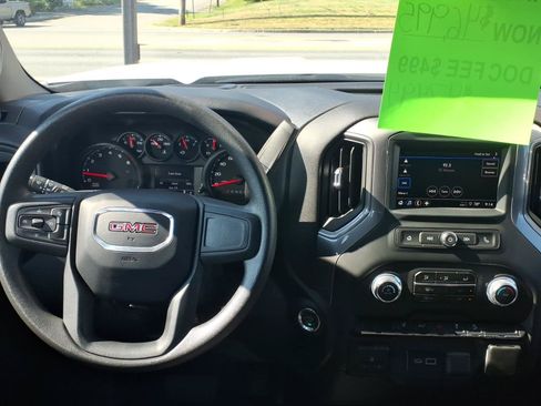 Used 2024 GMC Sierra 2500 Pro AWD/4WD image 9