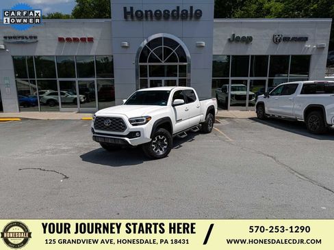 Used 2021 Toyota Tacoma TRD Off-Road AWD/4WD image 1