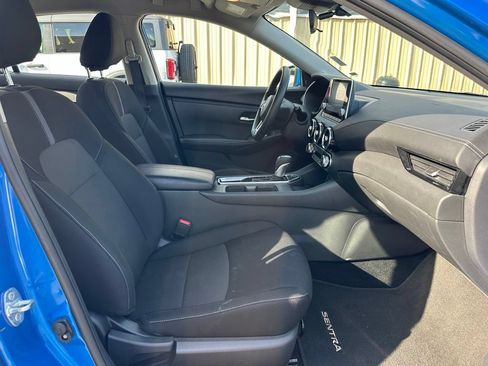 Used 2025 Nissan Sentra SV FWD image 14