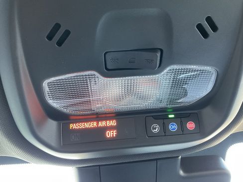 Used 2025 Buick Envista Preferred image 28