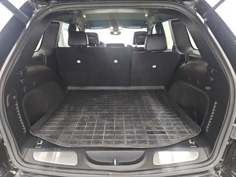 Used 2018 Jeep Grand Cherokee Limited image 17