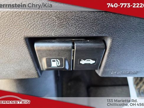 Used 2024 Nissan Kicks SV image 18