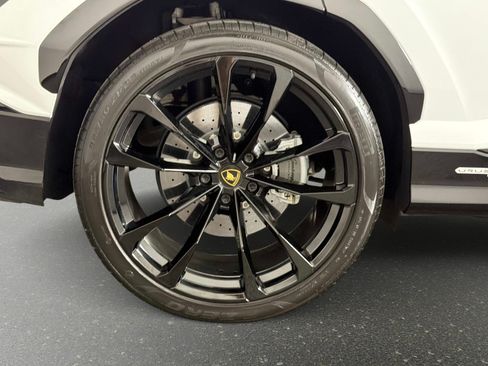 Used 2023 Lamborghini Urus S AWD/4WD image 16