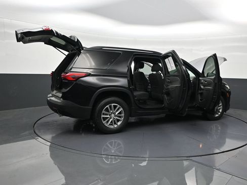 Used 2023 Chevrolet Traverse LT image 32