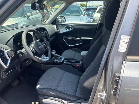 Used 2023 Kia Soul LX w/ Option Group 015 FWD image 9