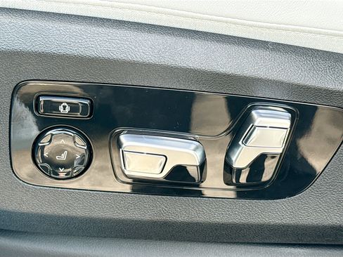 New 2026 BMW X5 xDrive50e w/ Executive Package AWD/4WD image 25
