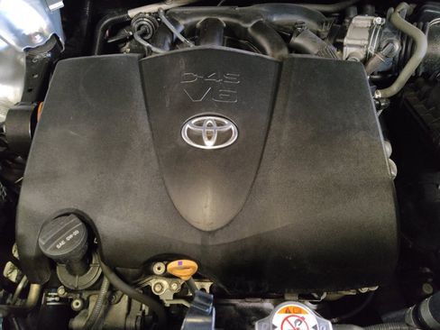 Used 2019 Toyota Highlander XLE FWD image 30