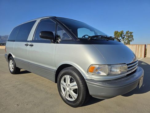 Used 1993 Toyota Previa LE RWD image 5