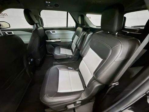 Used 2022 Ford Explorer XLT w/ Equipment Group 202A image 24