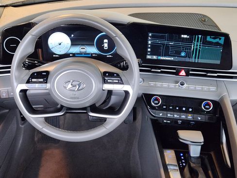 Used 2023 Hyundai Elantra SEL w/ Convenience Package FWD image 27