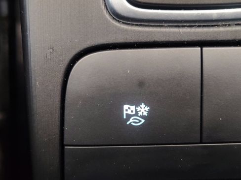 Used 2022 Ford Escape SE w/ SE Sport Appearance Package image 33