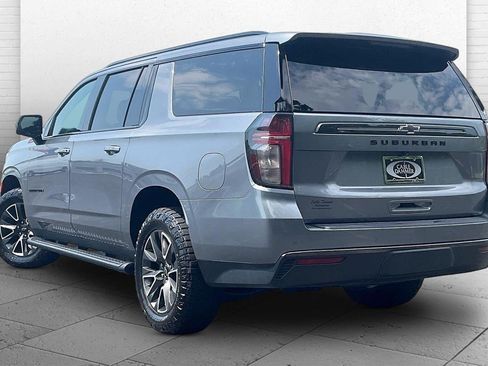 Used 2021 Chevrolet Suburban Z71 w/ Z71 Signature Package AWD/4WD image 10