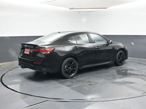 New 2025 Nissan Sentra SR w/ Midnight Edition image 5