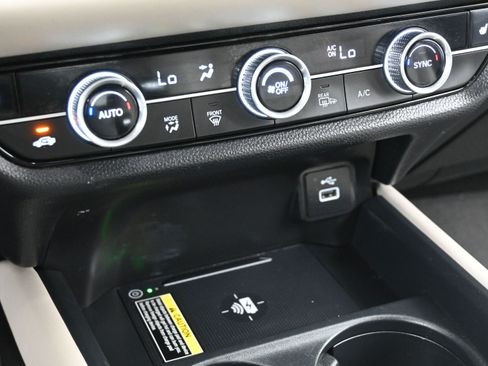 Used 2024 Honda HR-V EX-L image 19