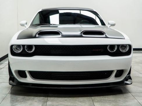 Used 2019 Dodge Challenger SRT Hellcat Redeye image 4