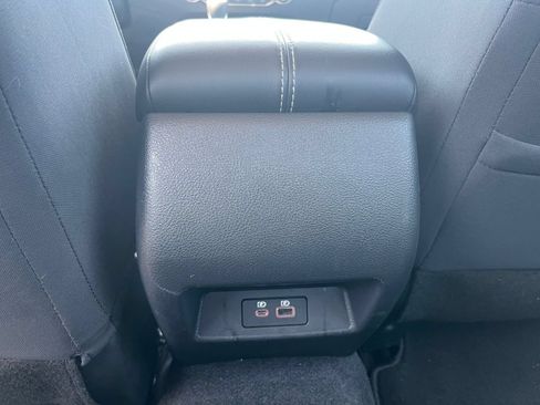 Used 2025 Nissan Altima 2.5 SV FWD image 22
