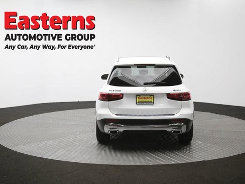 Used 2021 Mercedes-Benz GLB 250 4MATIC image 41