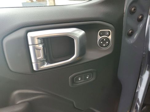 New 2025 Jeep Gladiator Willys image 28