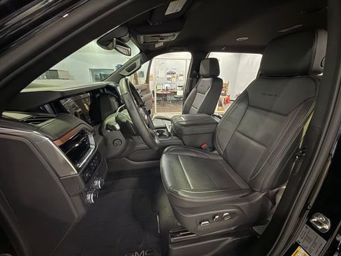 Certified 2025 GMC Yukon XL Denali image 10