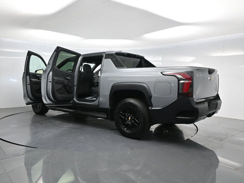 Used 2026 Chevrolet Silverado EV LT AWD/4WD image 39