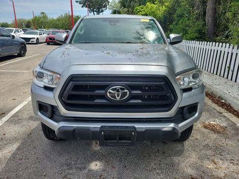 Used 2022 Toyota Tacoma SR w/ SR Convenience Package image 2